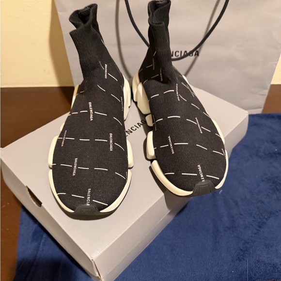 Balenciaga Black and White Sock Sneakers - Picture 5 of 9